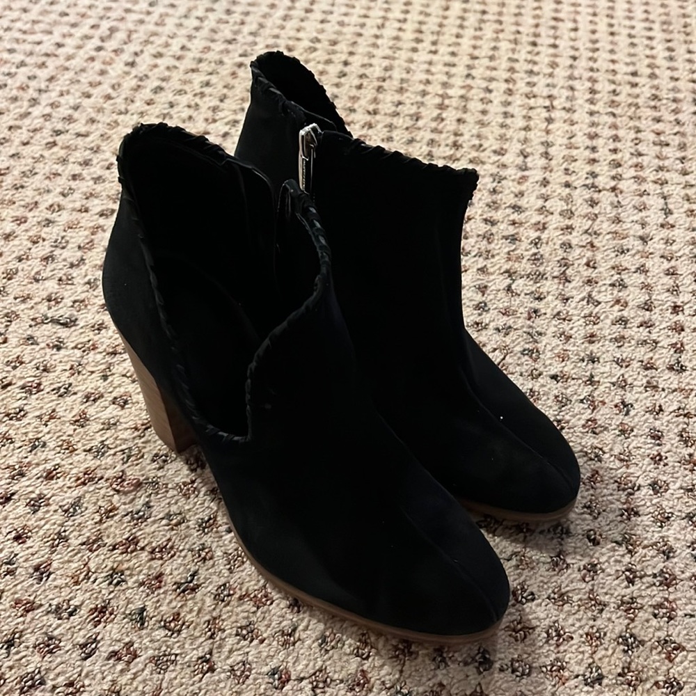 Vince Camaro ankle booties